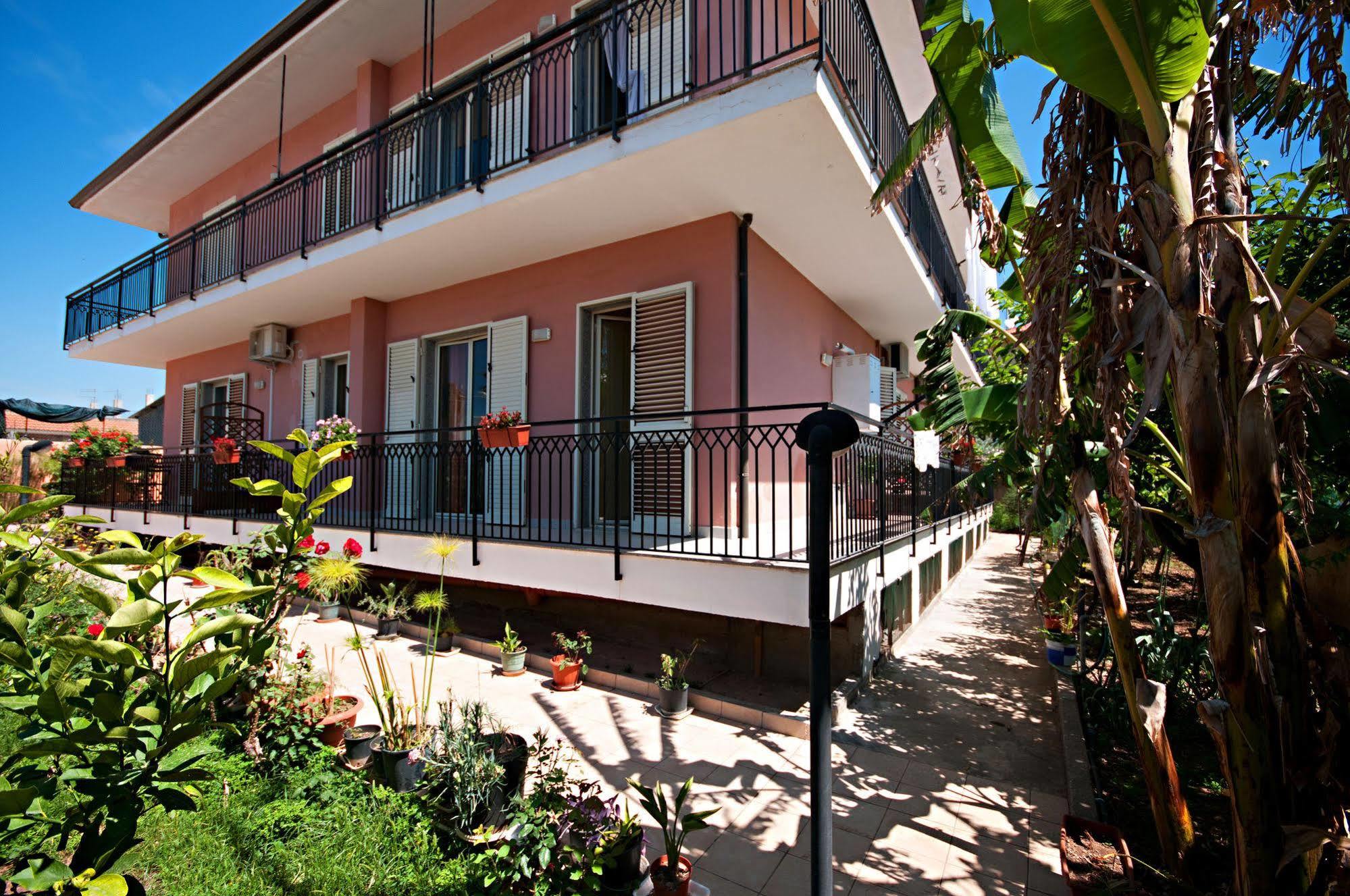 Kosmos Bed & Breakfast Syracuse Luaran gambar