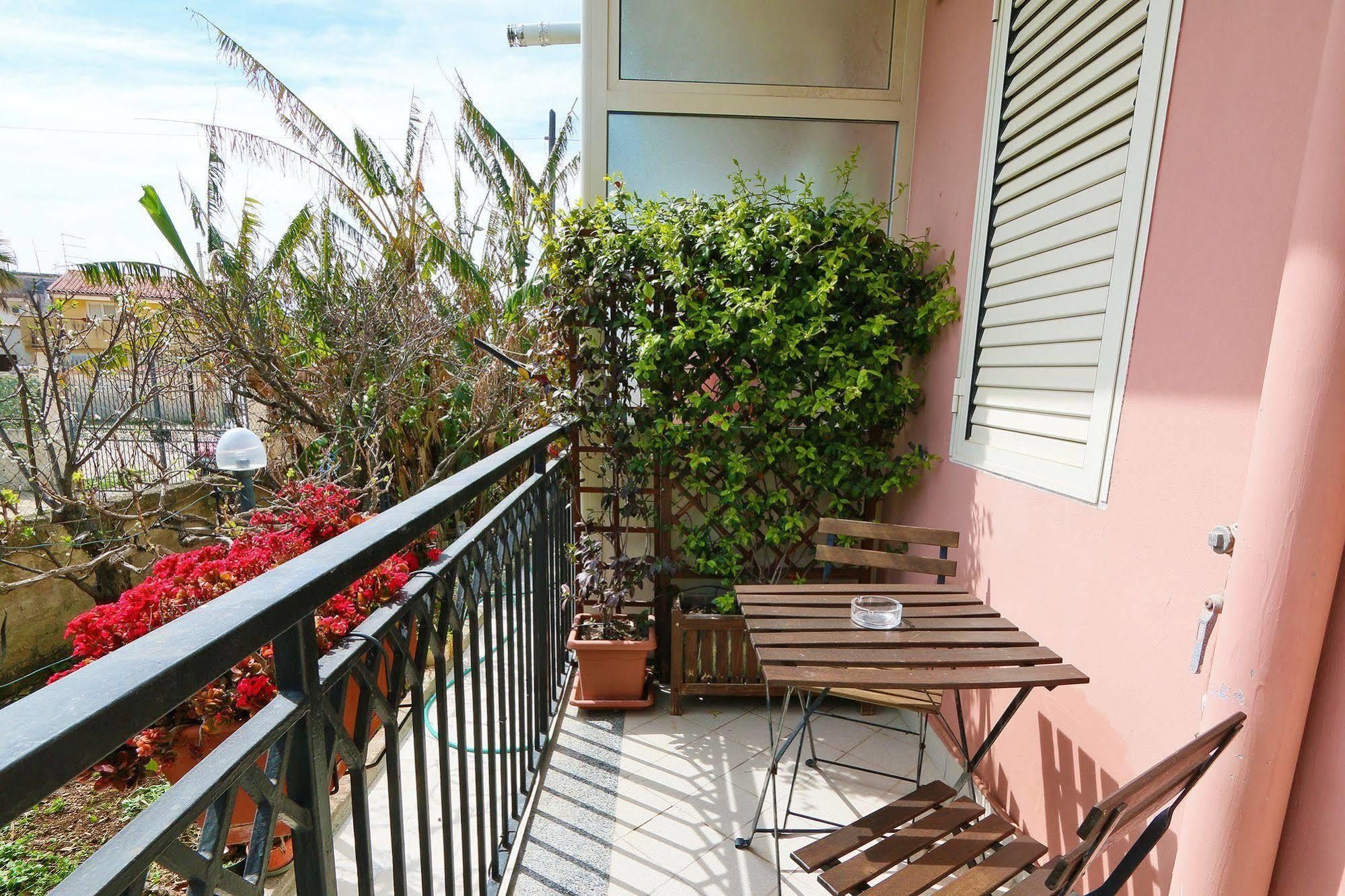 Kosmos Bed & Breakfast Syracuse Luaran gambar