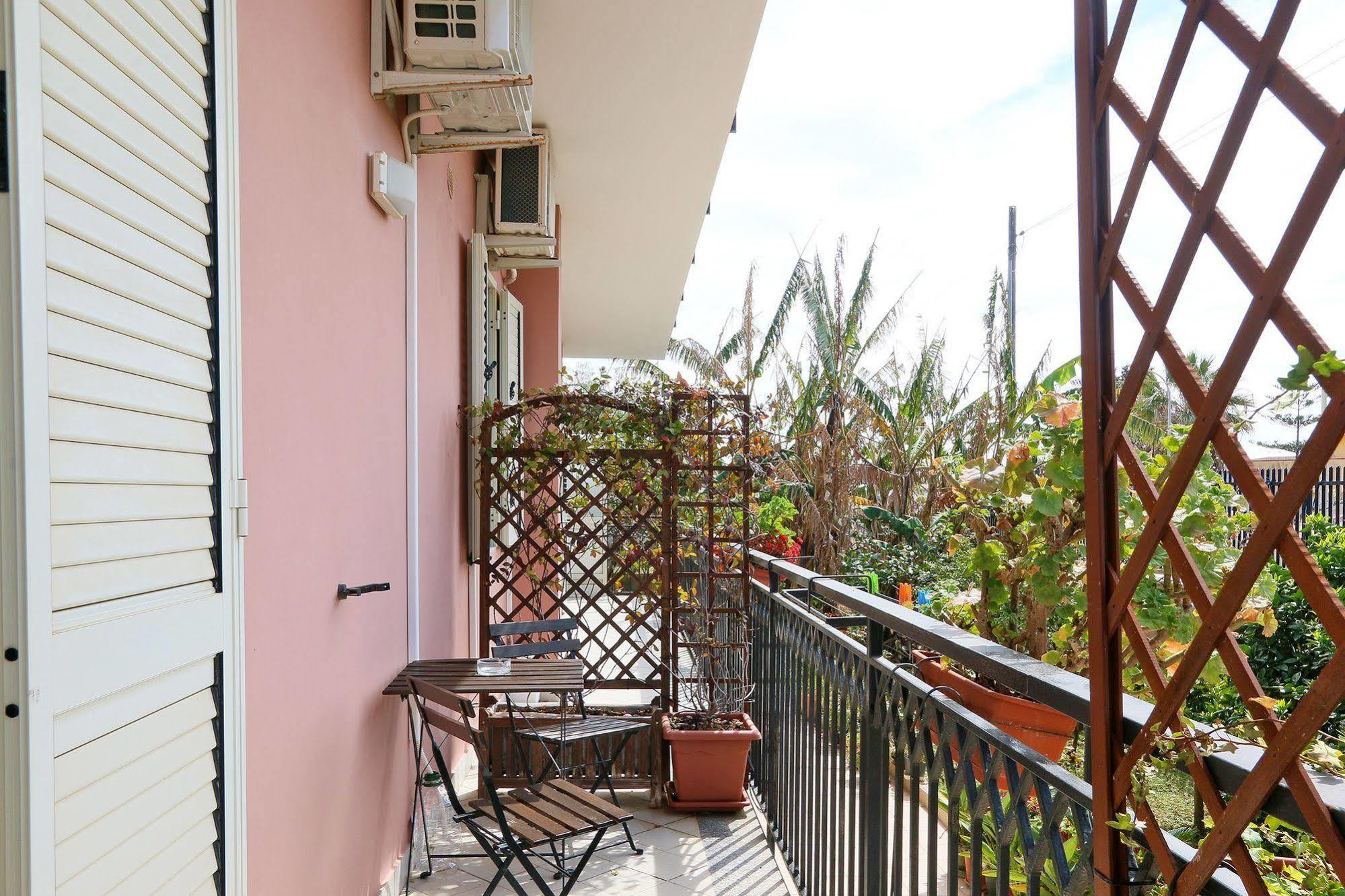 Kosmos Bed & Breakfast Syracuse Luaran gambar